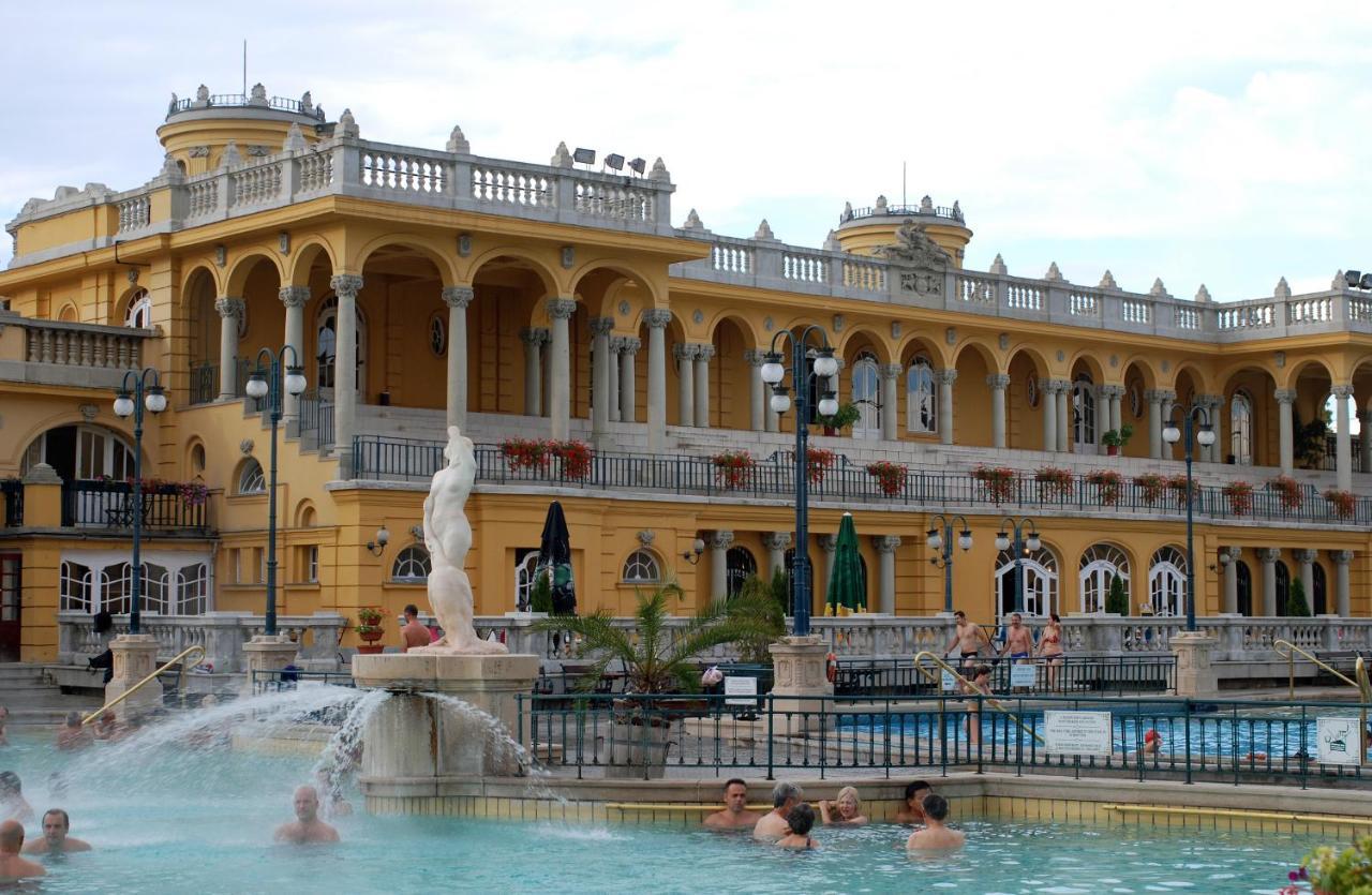 Little Americas Westend Mall Apartments Budapest Esterno foto